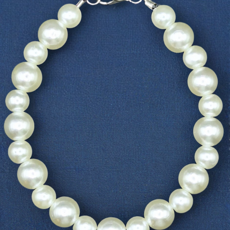 Clasp bracelets in various styles