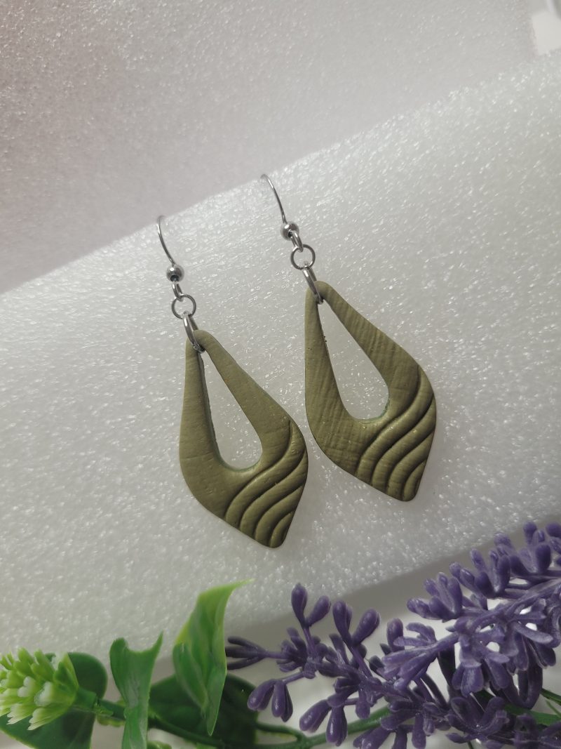 Large diamond hoops