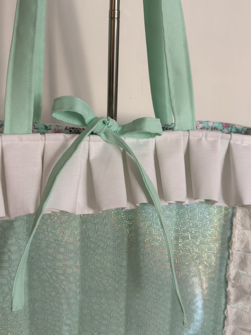 Tote bag/ ita bag- nice size