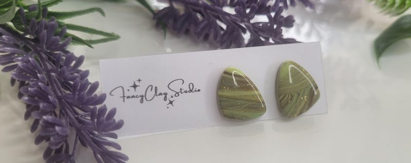 Khaki earrings studs
