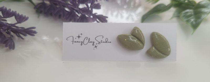 Khaki earrings studs