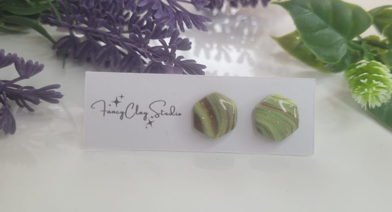 Khaki earrings studs