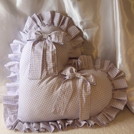 2x bows + large pillow heart