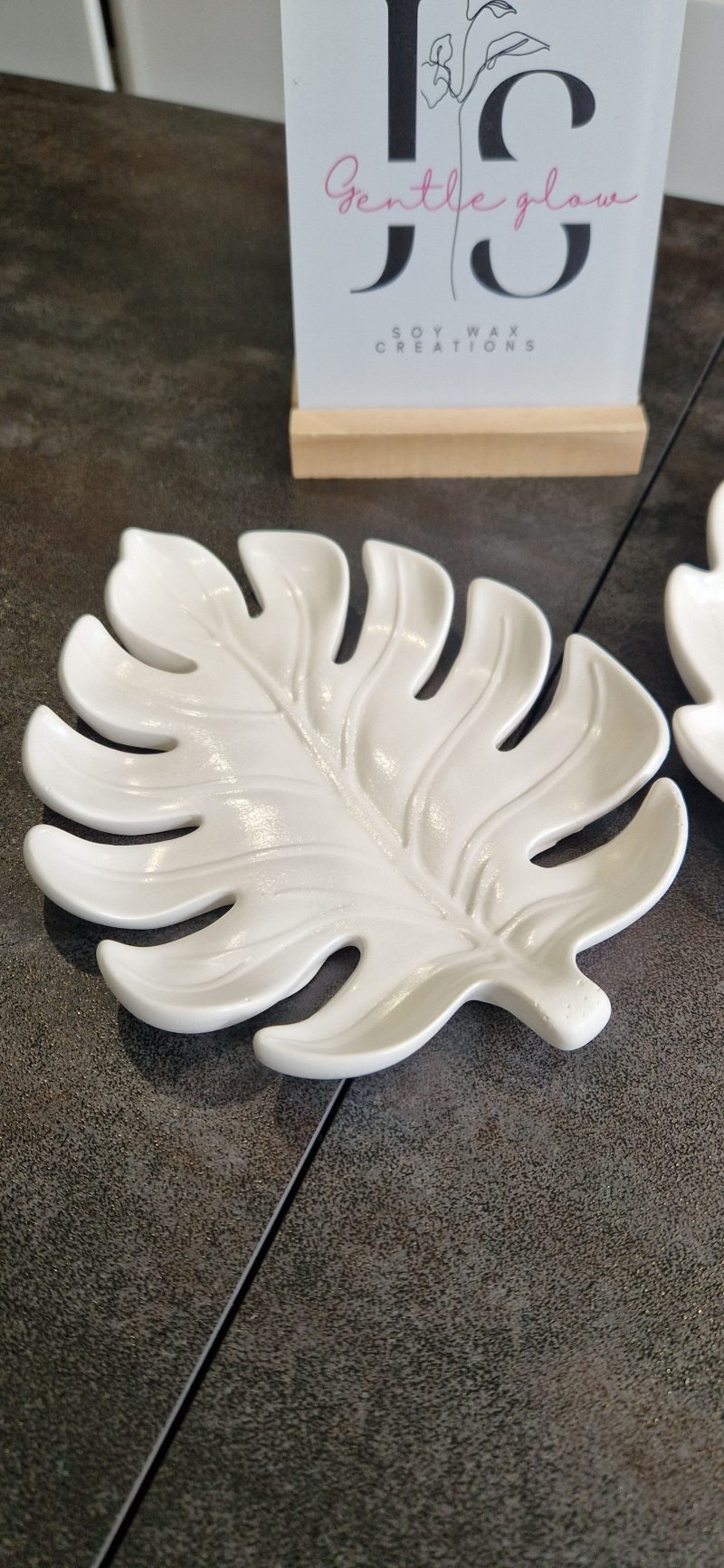 Decorative leaf tray