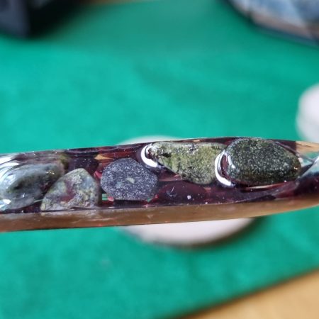 Dragon blood stone pebble pen (set of 2)