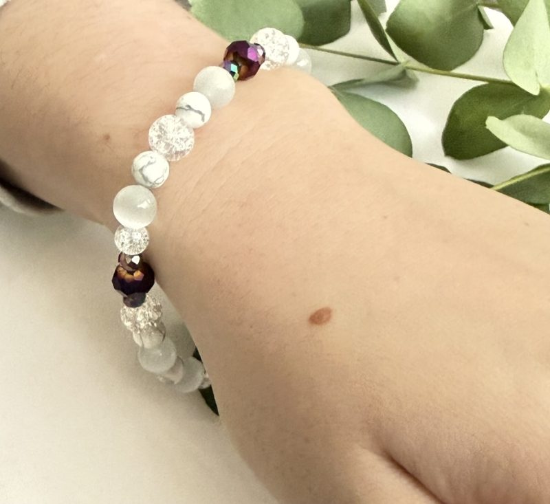 Handmade Howlite & Crackled Quartz Bracelet