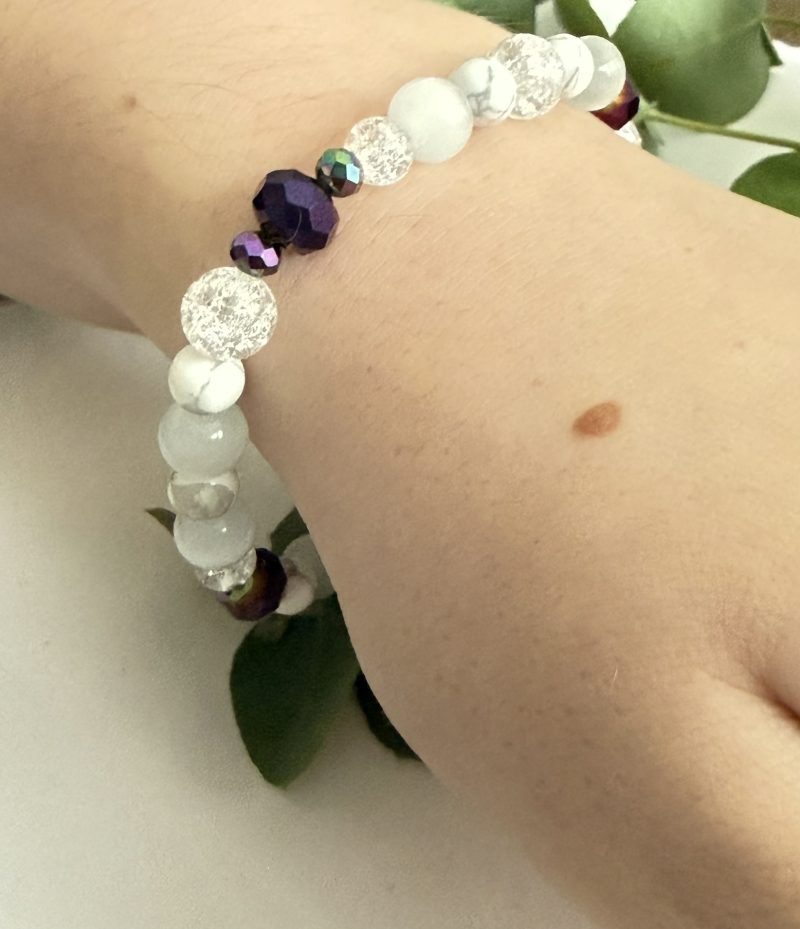 Handmade Howlite & Crackled Quartz Bracelet