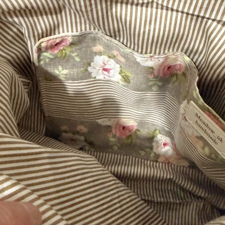 Vintage tote bag with vintage automatic hairpin
