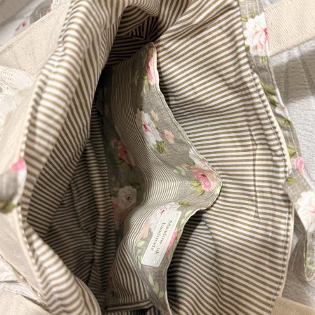 Vintage tote bag with vintage automatic hairpin