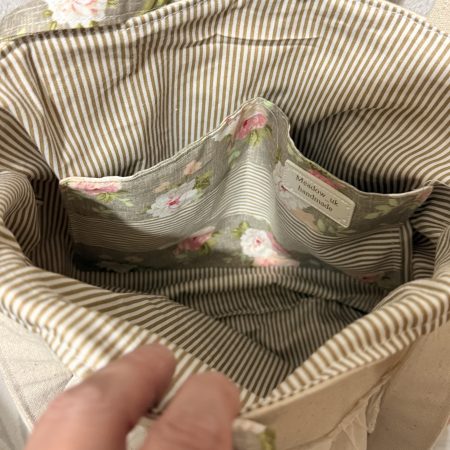 Vintage tote bag with vintage automatic hairpin