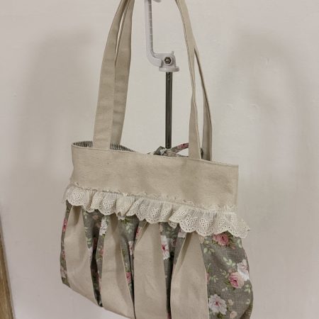 Vintage tote bag with vintage automatic hairpin