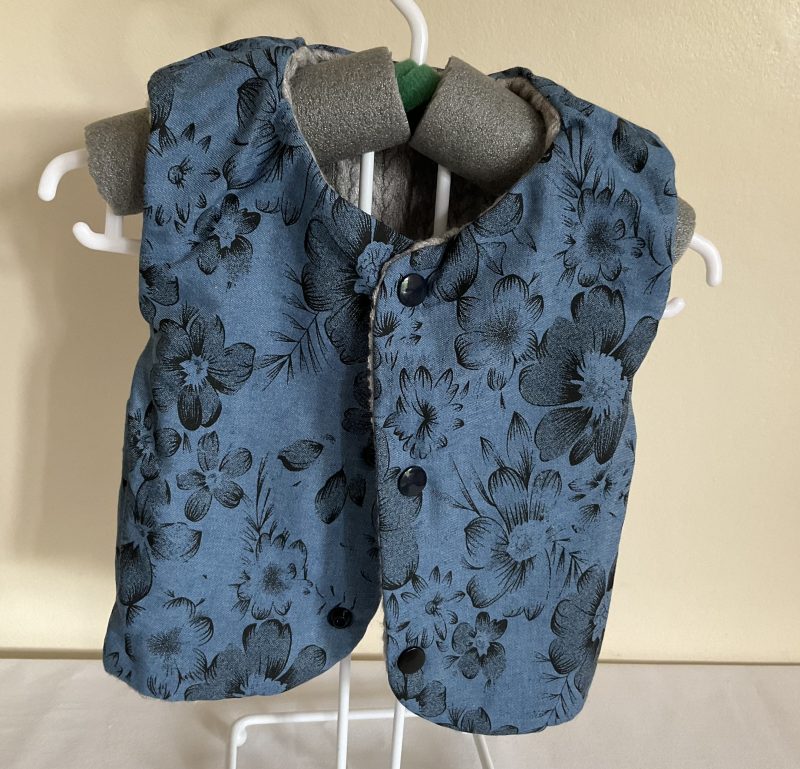Reversible waistcoat - knitted design