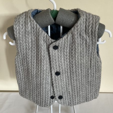 Reversible waistcoat - knitted design