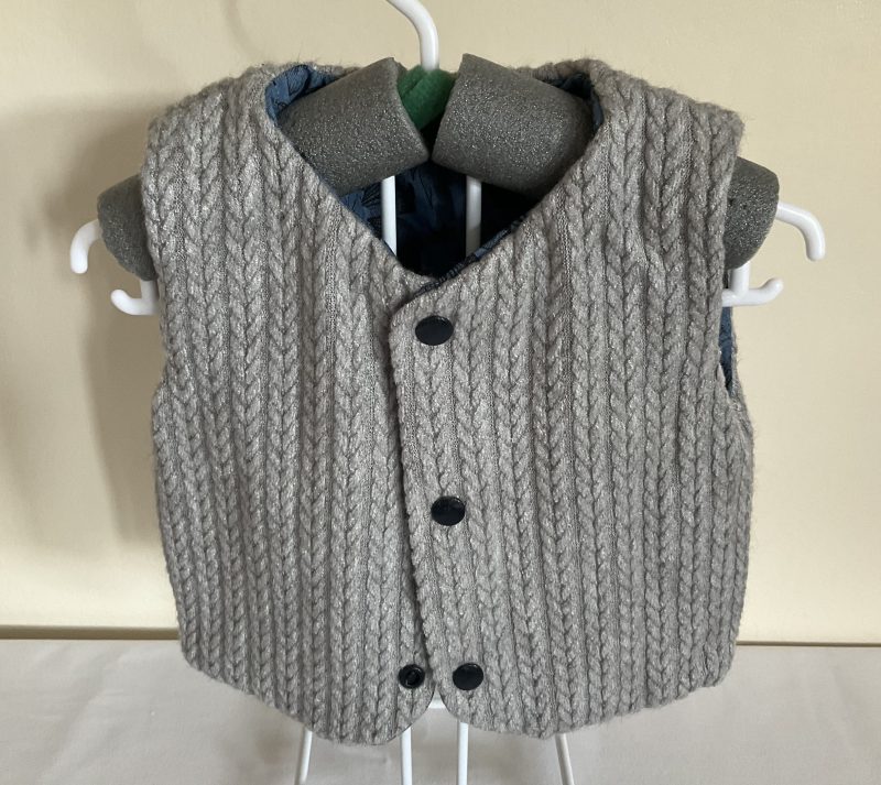 Reversible waistcoat - knitted design