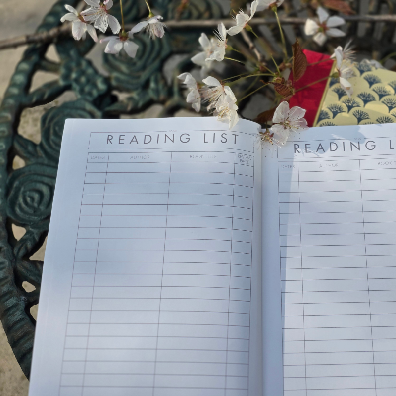 Retro Reading Journal: A5 - 120 Pages - Soft Cover + Free Bookmark