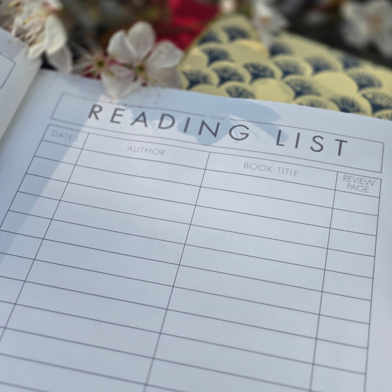 Retro Reading Journal: A5 - 120 Pages - Soft Cover + Free Bookmark