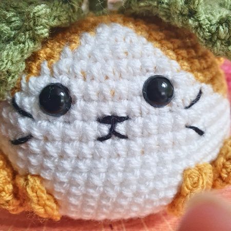 Amigurumi Cat Flower Pot Decoration With Daisies
