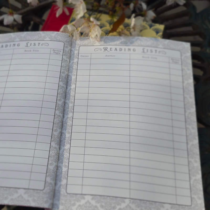 Smut & Spice Reading Journal: A5 – 120 Pages + Free Bookmark