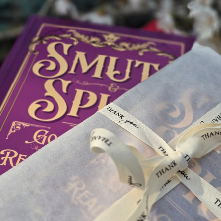 Smut & Spice Reading Journal: A5 – 120 Pages + Free Bookmark