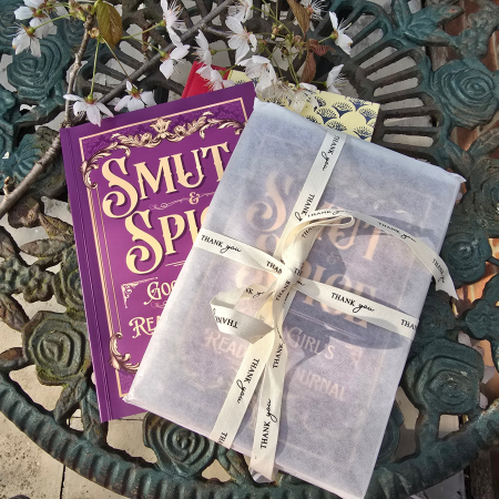 Smut & Spice Reading Journal: A5 – 120 Pages + Free Bookmark