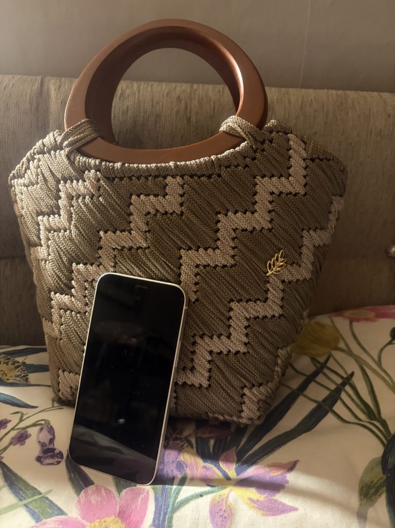 Handmade bag with wooden handles