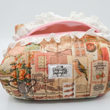 Cosmetics/ toiletry Pouch