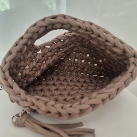 Crochet handbag in Stone with detachable tassle keyring
