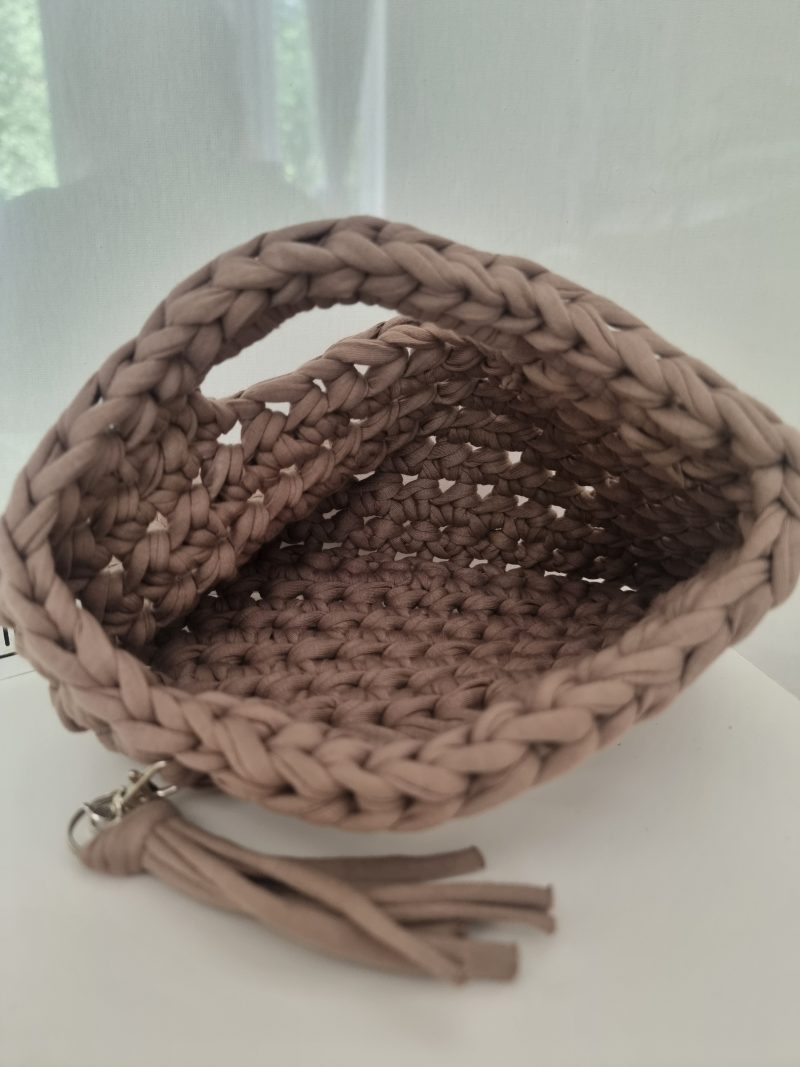 Crochet handbag in Stone with detachable tassle keyring
