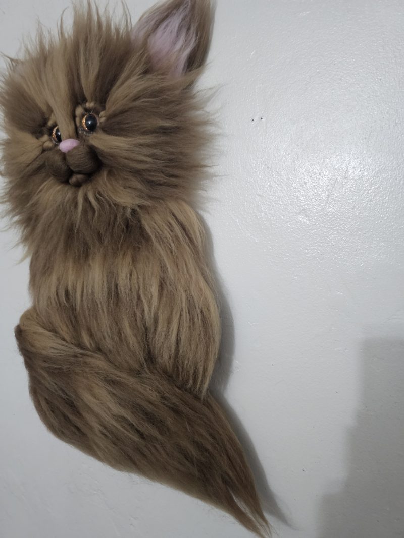 Macrame cat in two shades of brown