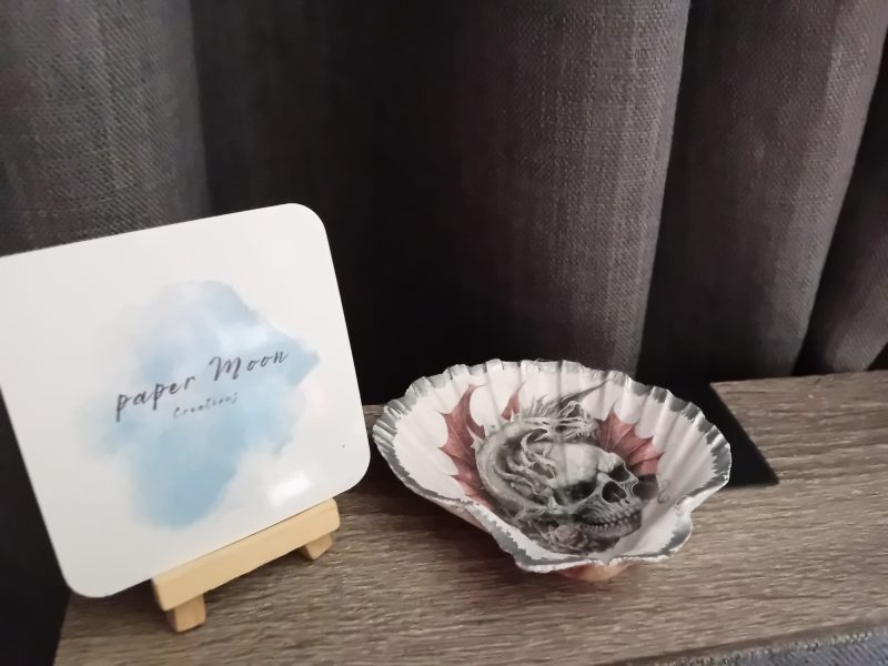 Skull themed shell trinket dish