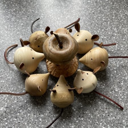 Mice and apple core 8 mice 1 apple core