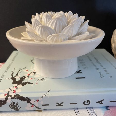 Aromastone lotus passive diffuser on pedestal dish