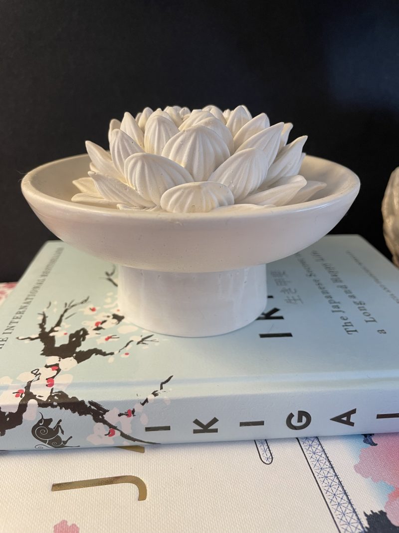 Aromastone lotus passive diffuser on pedestal dish