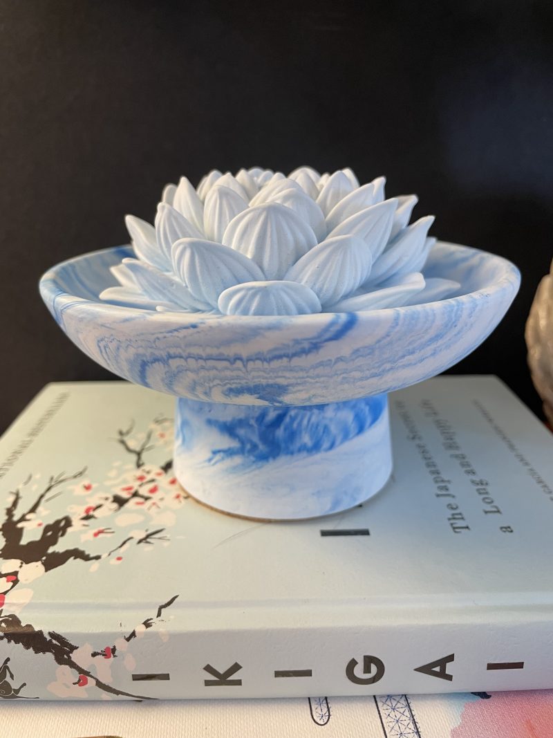 Aromastone lotus passive diffuser on pedestal dish
