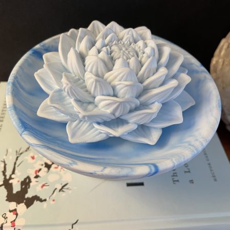 Aromastone lotus passive diffuser on pedestal dish