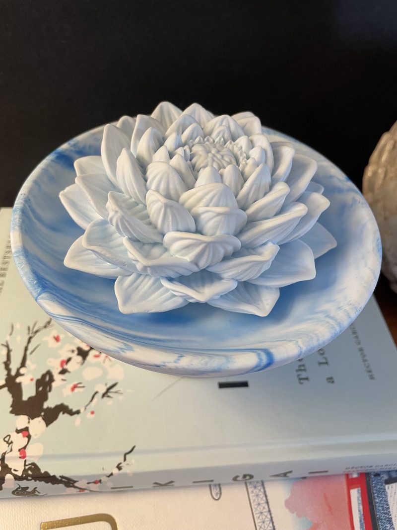 Aromastone lotus passive diffuser on pedestal dish