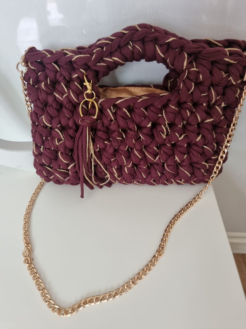 Crochet handbag in Burgandy & Gold with detachable tassle keyring