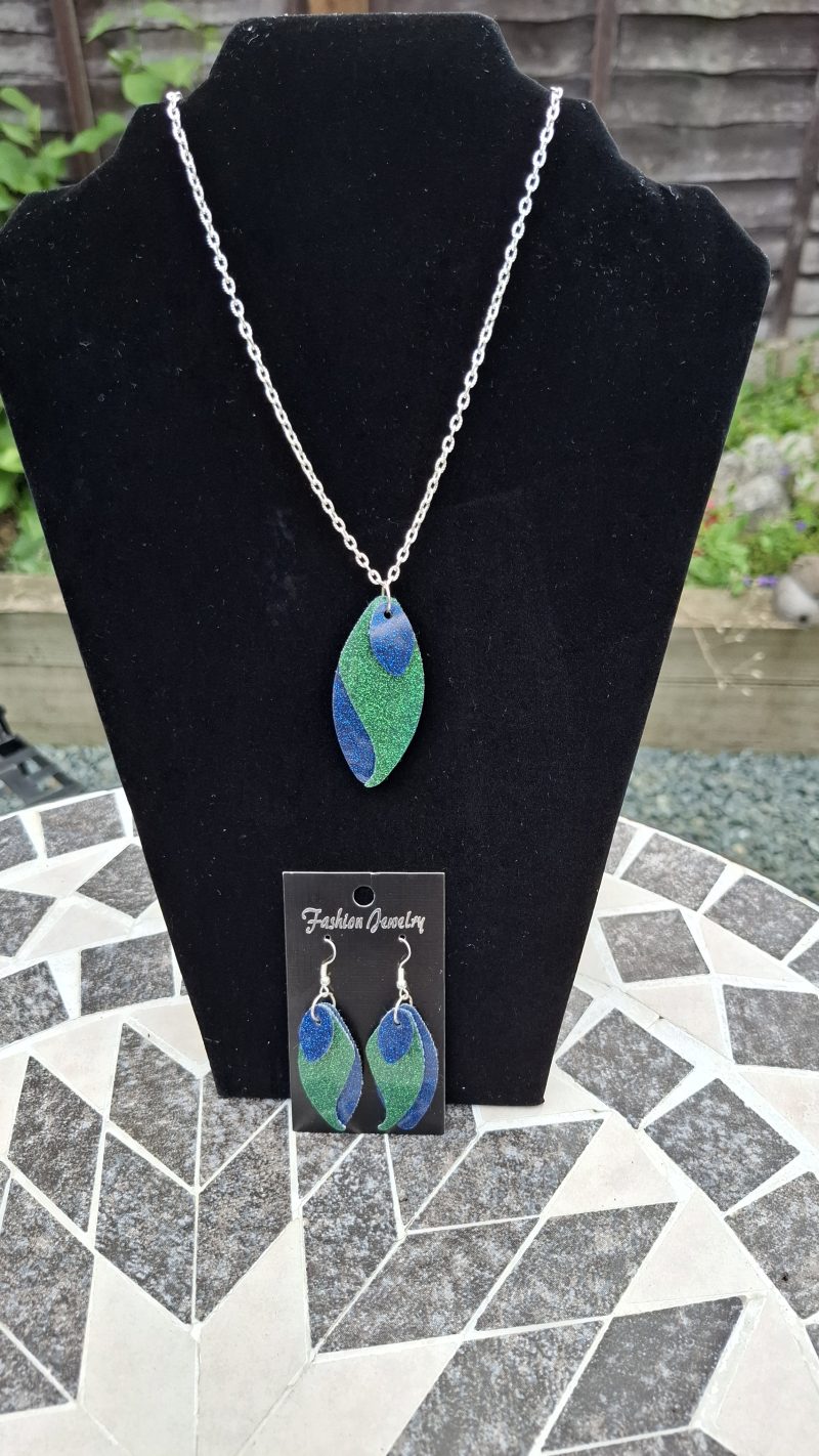 Fashion Accessory Belt with Matching Necklace and Earring Set in green and Blue Sparkle