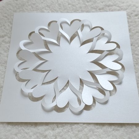 Delicate Paper Lace Hearts Circle