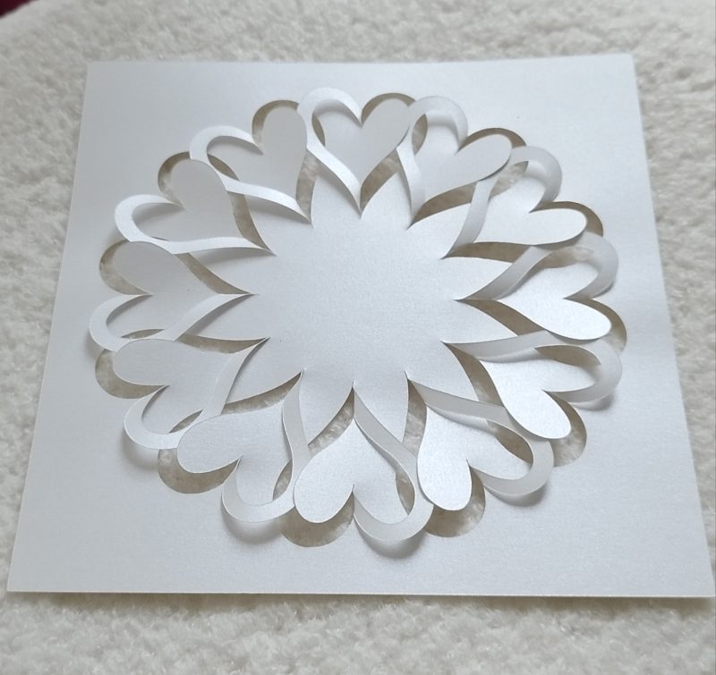 Delicate Paper Lace Hearts Circle