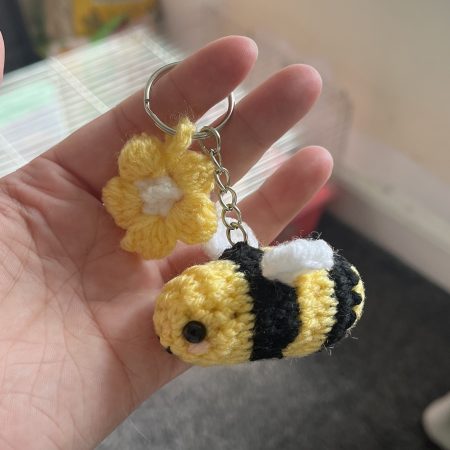 Crotchet bee keyring