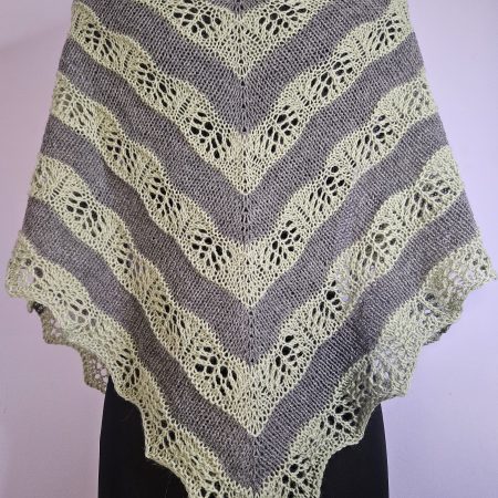 Handknitted shawl from wool & alpaca blend.