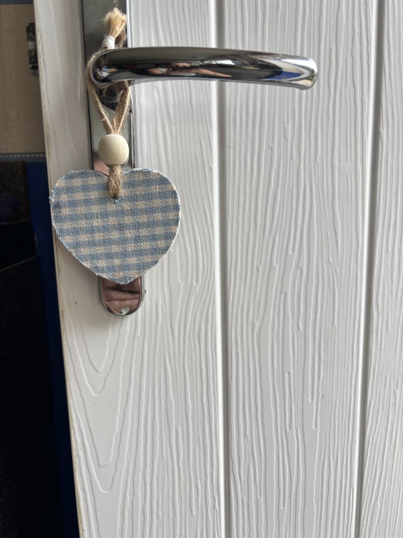 Blue / white chequered heart