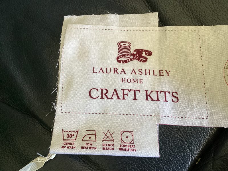 Gorgeous Thick Classic Laura Ashley Inspired Pretty Cotton Fabric Apron (see description)