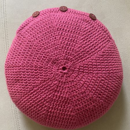 Crochet round removable cushion cover