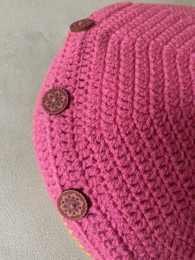 Crochet round removable cushion cover