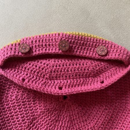 Crochet round removable cushion cover