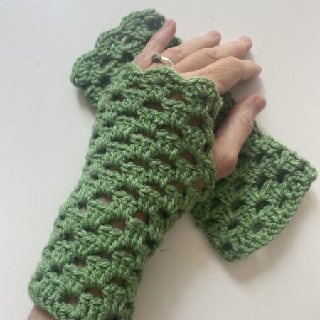 Crochet hand warmers/fingerless gloves