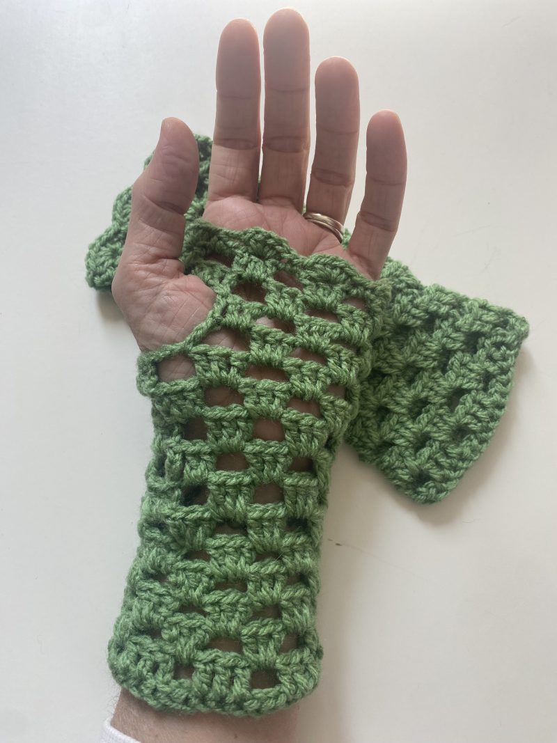 Crochet hand warmers/fingerless gloves