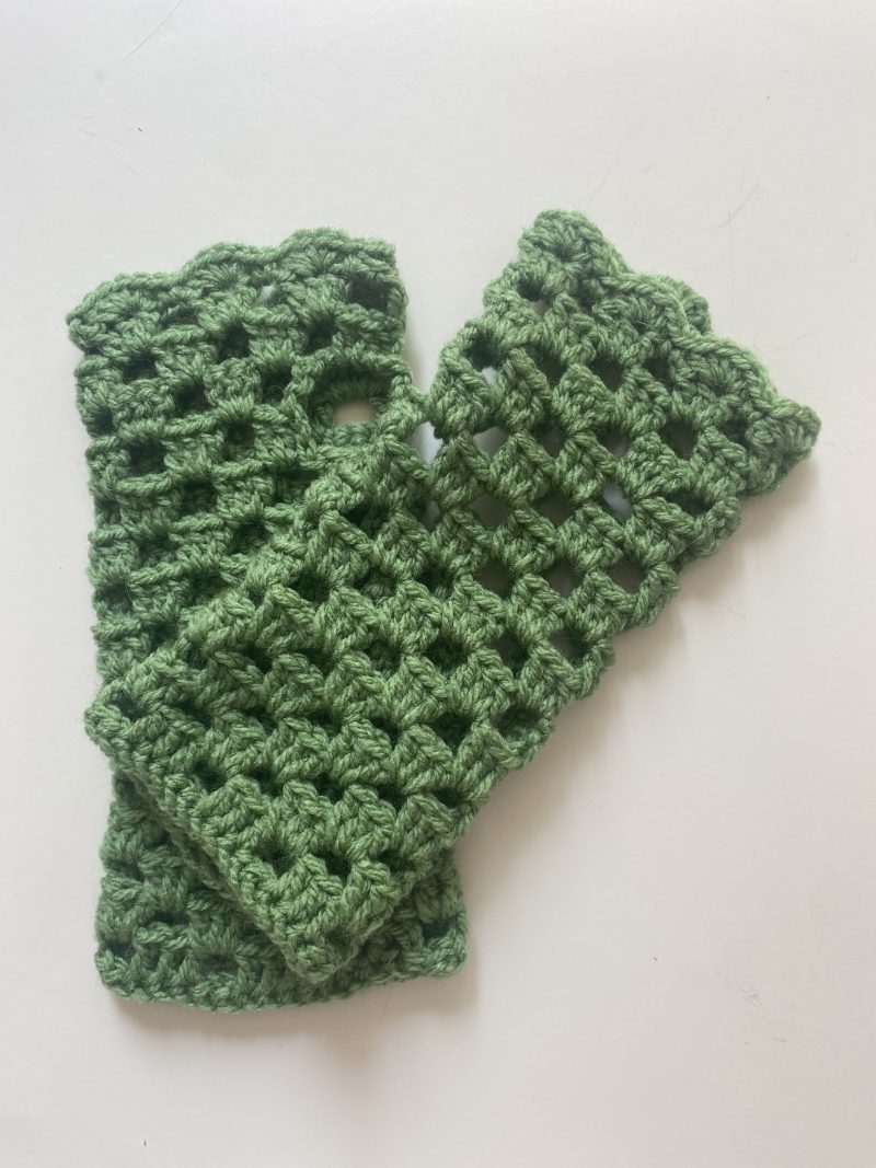 Crochet hand warmers/fingerless gloves